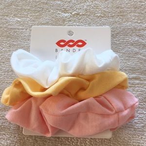 NWT Banded 3 Scrunchies
